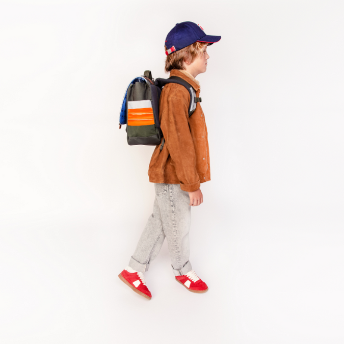 Trendy schoolbag for boys from 6 to 8 years old. This Jeune Premier It Bag Midi Camp Life is a real back-to-school essential.