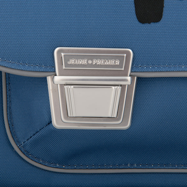 Trendy schoolbag for children from 6 to 8 years old. The bags were inspired by the leather school bags from the old days but with all the modern functionalities that make them timeless classics.