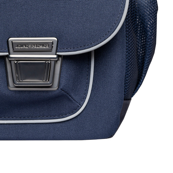 Trendy schoolbag for children from 6 to 8 years. This Classic Midi Offline is a real back-to-school essential.