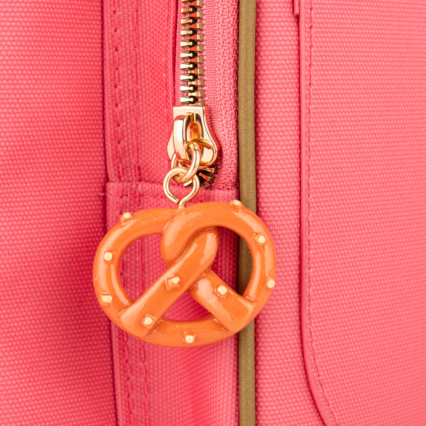 Trendy backpack for children from 6 years. The New Bobbie Candy is a rework of the classic Bobbie model.