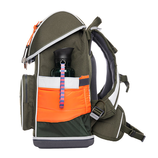 Ergomaxx Camp Life. Ergonomic, trendy backpack for children from 6 years. Looking for a bag with beauty and brains? The load-bearing system transfers 50% of the weight to the hips.