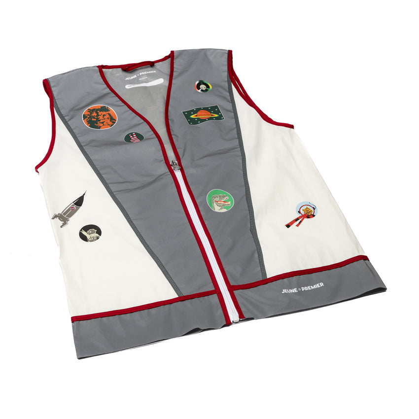 Be safe on the streets with the most fashionable Jeune Premier Bodyglower. The reflective fabric will make you visible in the dark from a distance of 150 metres. 