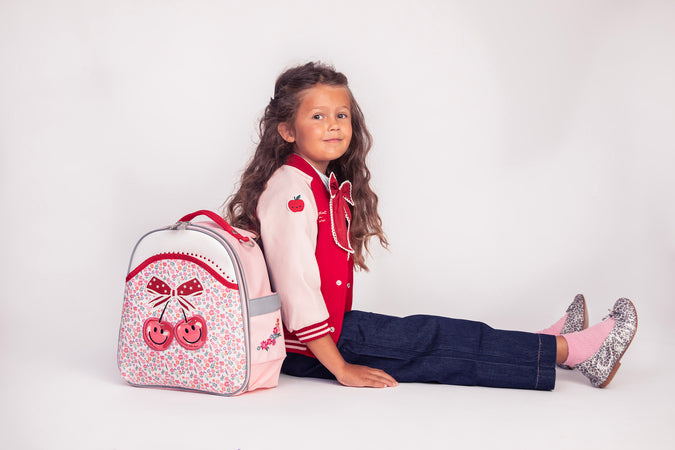 Jeune Premier Backpack Ralphie Berry Cute – ergonomic toddler backpack for girls aged 2–5, pink berry print, made from recycled materials