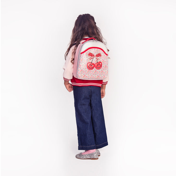 Jeune Premier Backpack Ralphie Berry Cute – ergonomic toddler backpack for girls aged 2–5, pink berry print, made from recycled materials